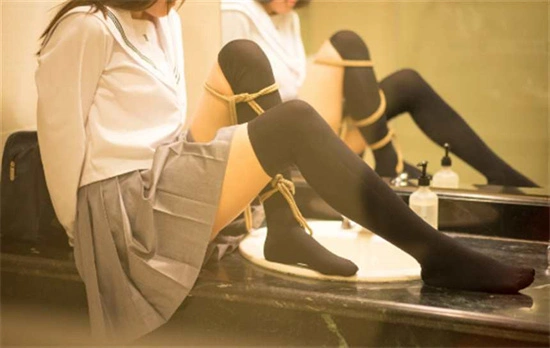 西檬之家-恋足癖是什么以及如何在BDSM中合理实践：新人入门指南